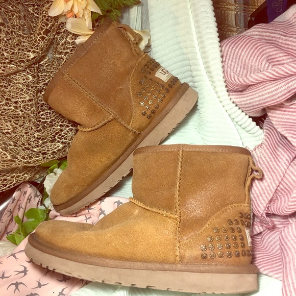 ugg mini studs